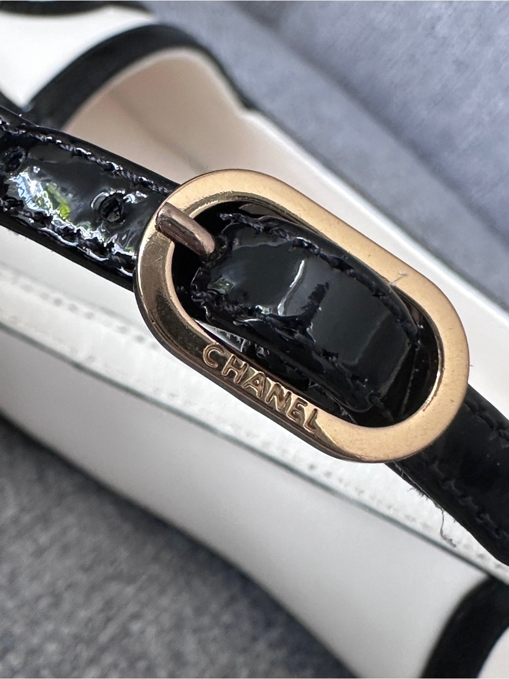 2026B CHANEL WHITE AND BLACK LEATHER SLINGBACKS SHOES with GOLD CC LOGO 38.5 - Picture 15 of 16